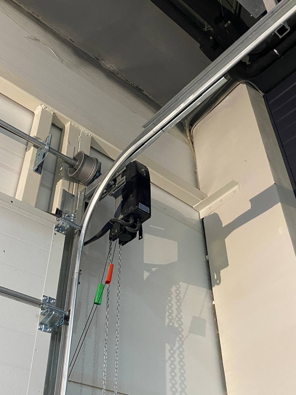 Etalon Group реализовала проект по установке 15 комплектов ворот и перегрузочного оборудования для склада Apple City Corps в Астане