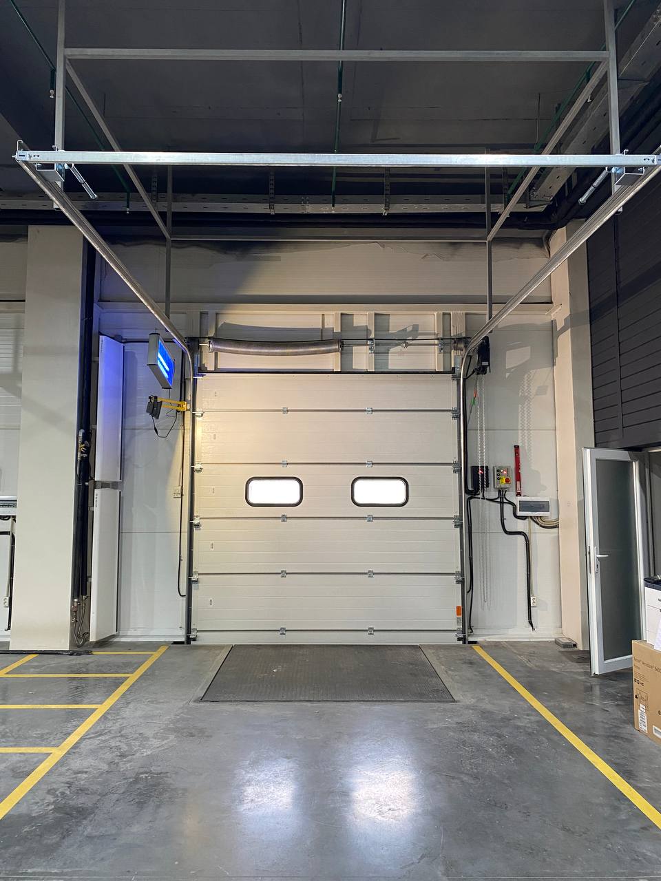 Etalon Group реализовала проект по установке 15 комплектов ворот и перегрузочного оборудования для склада Apple City Corps в Астане